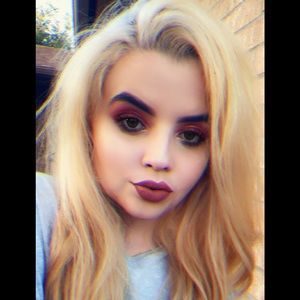 Meet your Posher, Devin